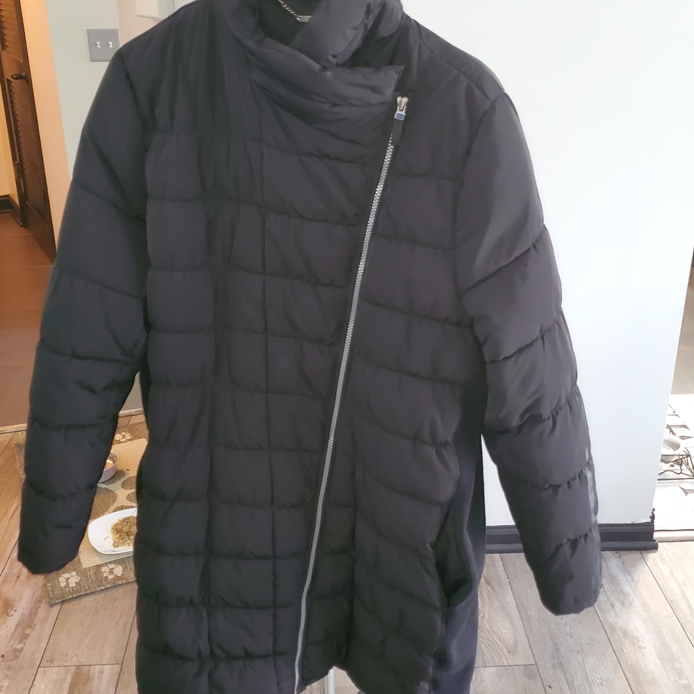 Ana long black puffer, size 2x